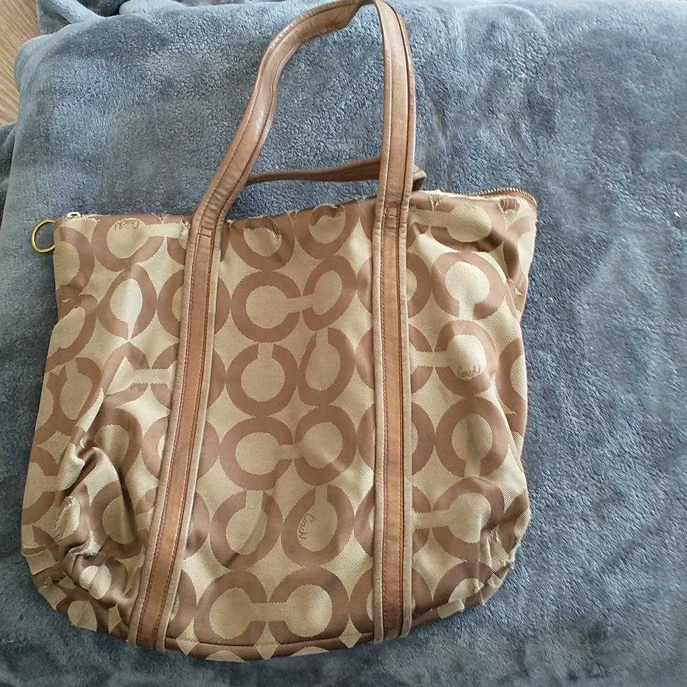 Coach purse - Picture 2 of 4